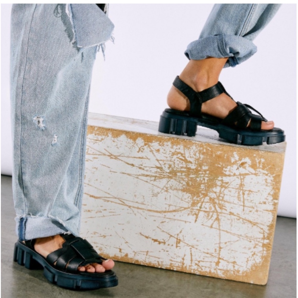 NWOB Free People Brooks Fisherman Gladiator Sandals Black Size 40/ Size 9.5 - Picture 4 of 13